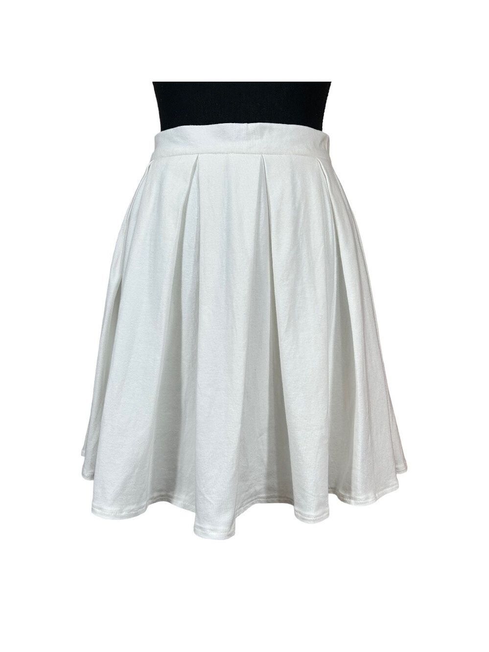 Shekou Women's NWT White Skort Size XL